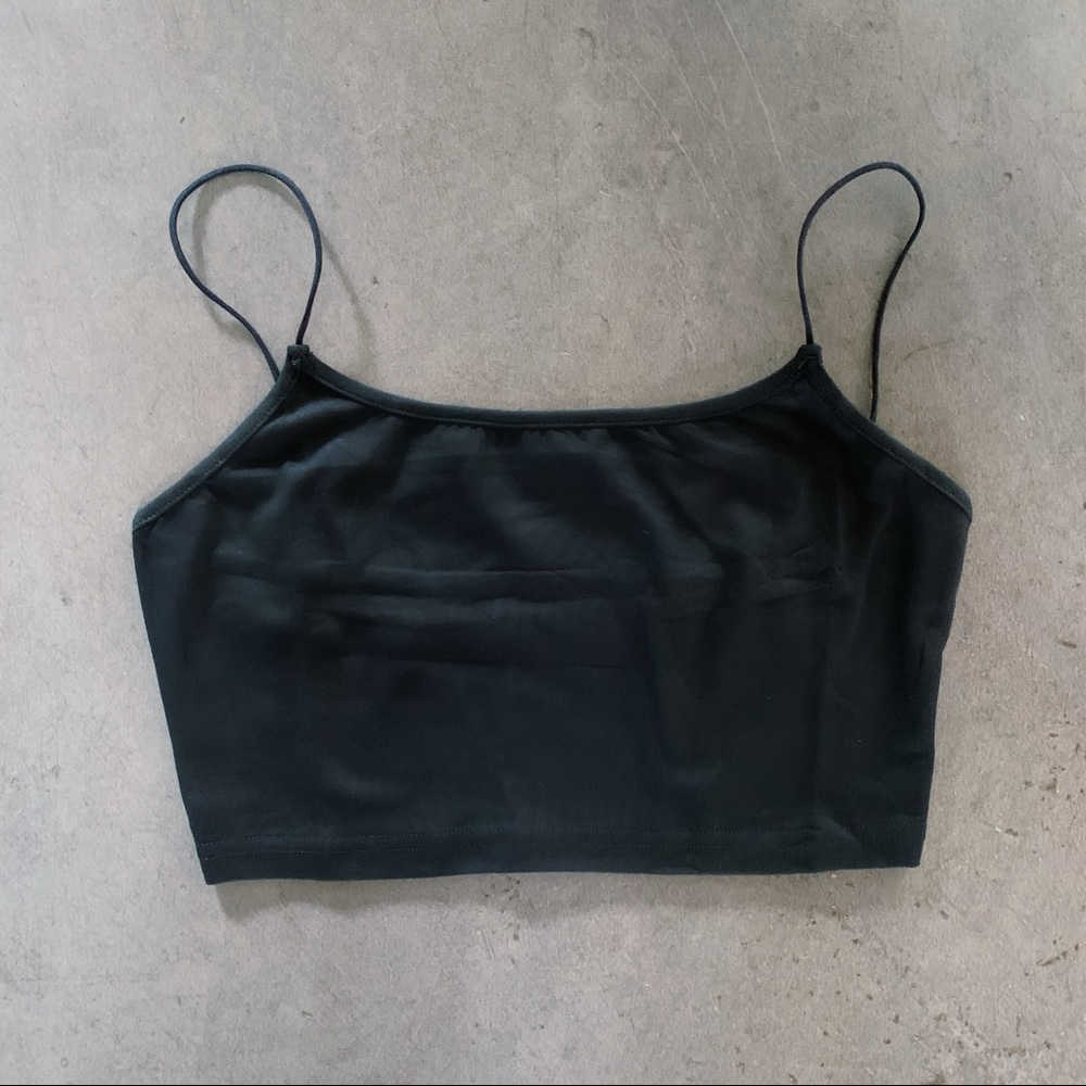 mariposa | black basic crop top